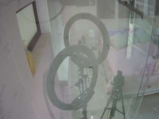 voyeurcam-casa-salsa-bathroom-13