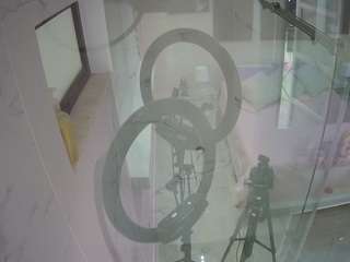 voyeurcam-casa-salsa-bathroom-13