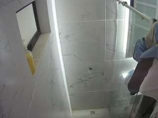 voyeurcam-casa-salsa-bathroom-13