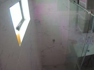 voyeurcam-casa-salsa-bathroom-13