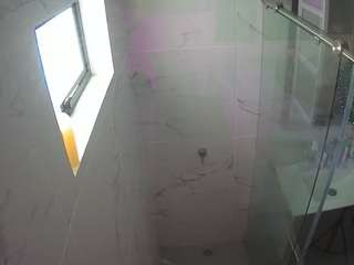 voyeurcam-casa-salsa-bathroom-13