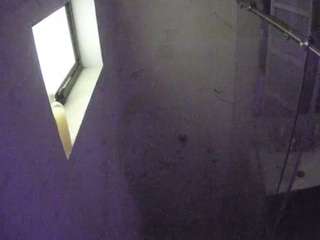 voyeurcam-casa-salsa-bathroom-13