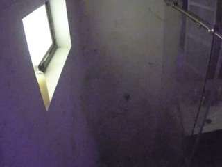 voyeurcam-casa-salsa-bathroom-13