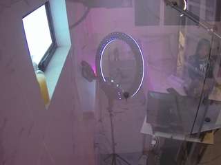 voyeurcam-casa-salsa-bathroom-13