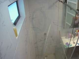 voyeurcam-casa-salsa-bathroom-13
