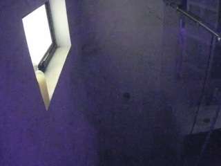 voyeurcam-casa-salsa-bathroom-13