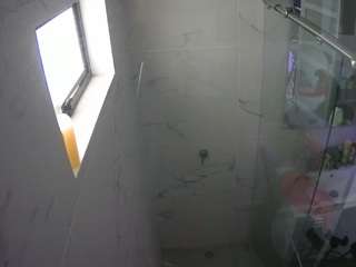 voyeurcam-casa-salsa-bathroom-13