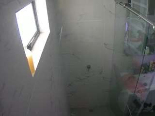 voyeurcam-casa-salsa-bathroom-13
