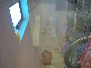 voyeurcam-casa-salsa-bathroom-13