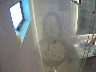 voyeurcam-casa-salsa-bathroom-13
