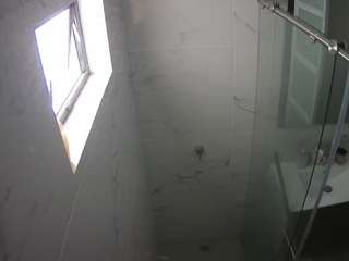 voyeurcam-casa-salsa-bathroom-13