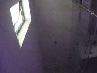 voyeurcam-casa-salsa-bathroom-13