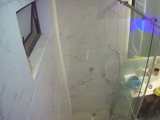 voyeurcam-casa-salsa-bathroom-13
