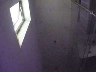 voyeurcam-casa-salsa-bathroom-13