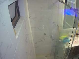 voyeurcam-casa-salsa-bathroom-13