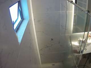 voyeurcam-casa-salsa-bathroom-13