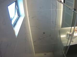 voyeurcam-casa-salsa-bathroom-13