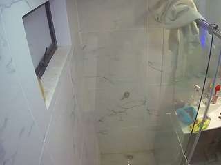 voyeurcam-casa-salsa-bathroom-13