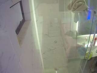 voyeurcam-casa-salsa-bathroom-13