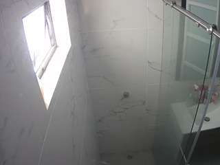 voyeurcam-casa-salsa-bathroom-13