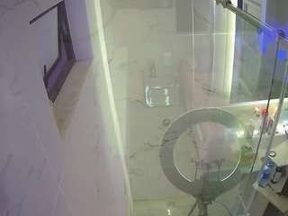 voyeurcam-casa-salsa-bathroom-13