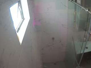 voyeurcam-casa-salsa-bathroom-13