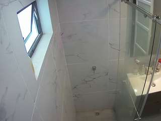 voyeurcam-casa-salsa-bathroom-13