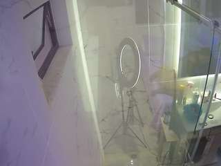 voyeurcam-casa-salsa-bathroom-13