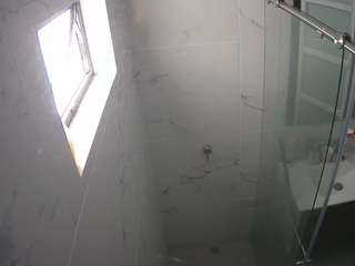 voyeurcam-casa-salsa-bathroom-13