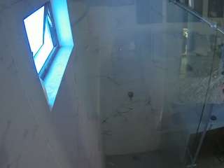 voyeurcam-casa-salsa-bathroom-13
