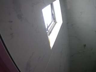 voyeurcam-casa-salsa-bathroom-13