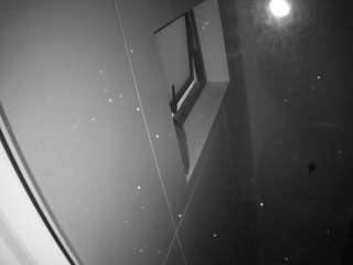 voyeurcam-casa-salsa-bathroom-13