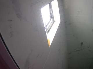 voyeurcam-casa-salsa-bathroom-13