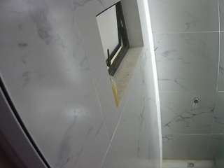 voyeurcam-casa-salsa-bathroom-13