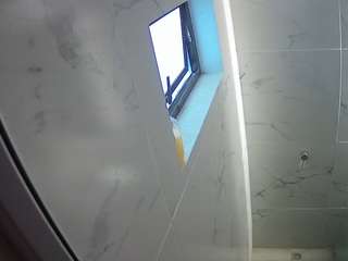 voyeurcam-casa-salsa-bathroom-13