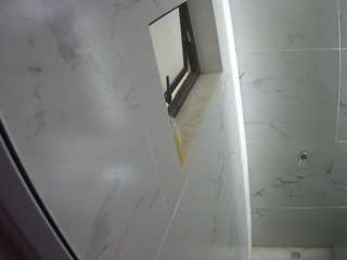 voyeurcam-casa-salsa-bathroom-13