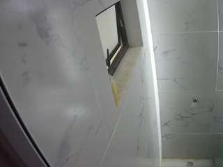 voyeurcam-casa-salsa-bathroom-13