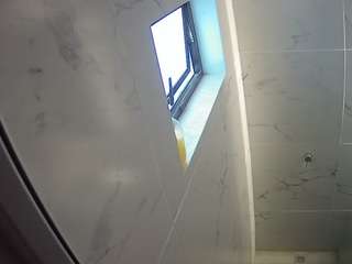 voyeurcam-casa-salsa-bathroom-13