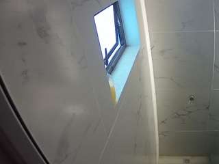 voyeurcam-casa-salsa-bathroom-13