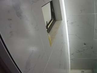 voyeurcam-casa-salsa-bathroom-13