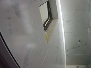 voyeurcam-casa-salsa-bathroom-13