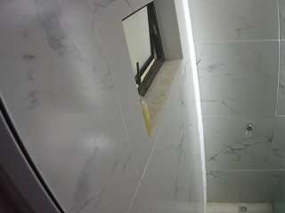 voyeurcam-casa-salsa-bathroom-13
