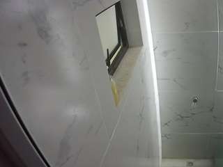 voyeurcam-casa-salsa-bathroom-13