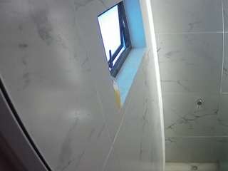 voyeurcam-casa-salsa-bathroom-13