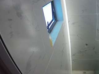 voyeurcam-casa-salsa-bathroom-13