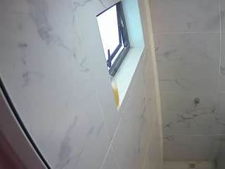 voyeurcam-casa-salsa-bathroom-13