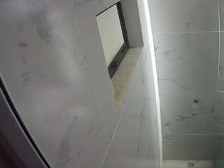 voyeurcam-casa-salsa-bathroom-13