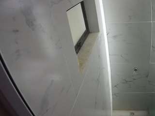 voyeurcam-casa-salsa-bathroom-13