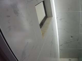 voyeurcam-casa-salsa-bathroom-13