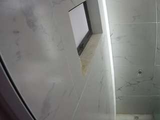 voyeurcam-casa-salsa-bathroom-13